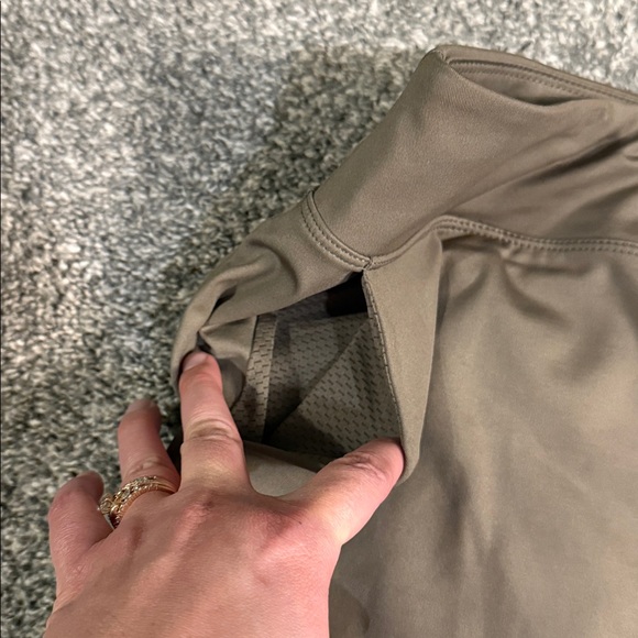 Tommy Bahama Tan NWT skort - Picture 4 of 5